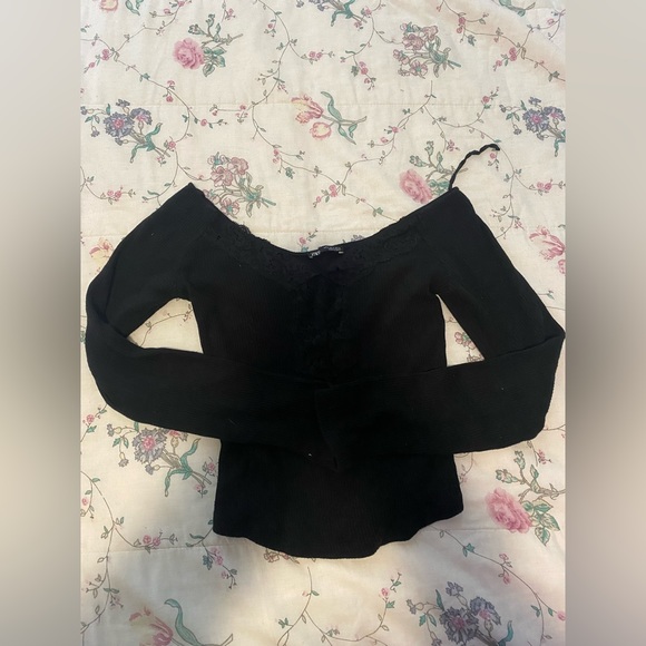 ZARA black wide neck off shoulder scoop long sleeve lace top lace detailing - Picture 3 of 3